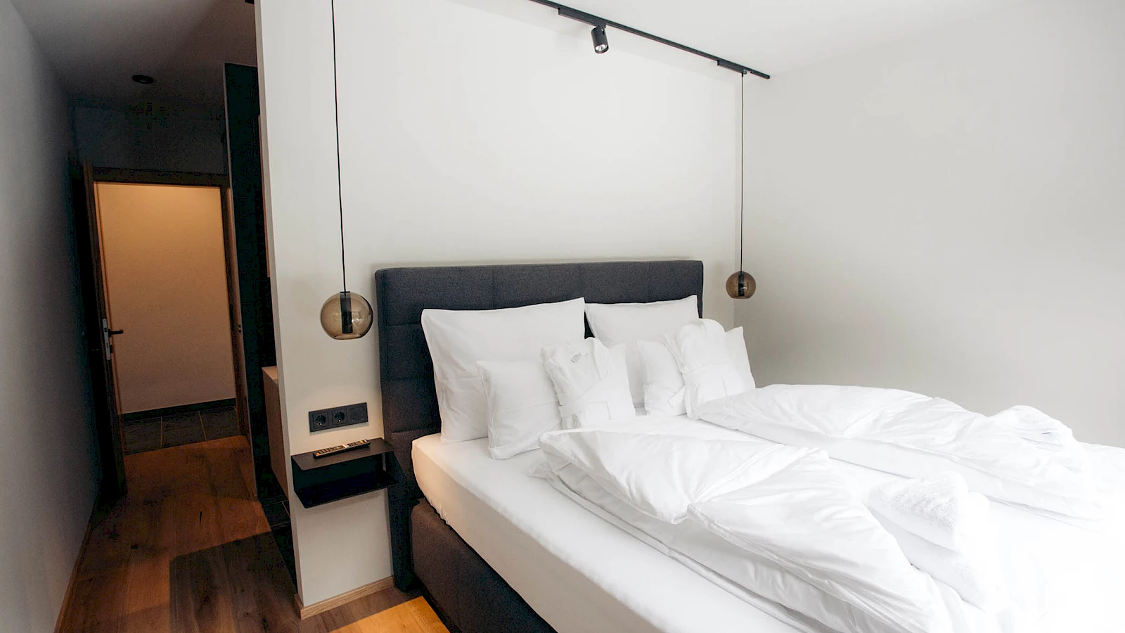 Die Betten im Adler Chalet Ischgl bieten einen unglaublichen Komfort. Die Bewertungen auf Booking.com sind herausragend.